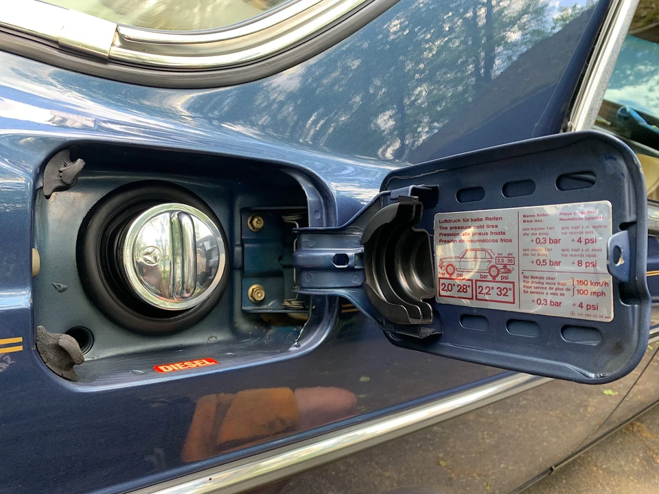 1984 Mercedes-Benz W123 Coupe (C123) - Image 19 of 31