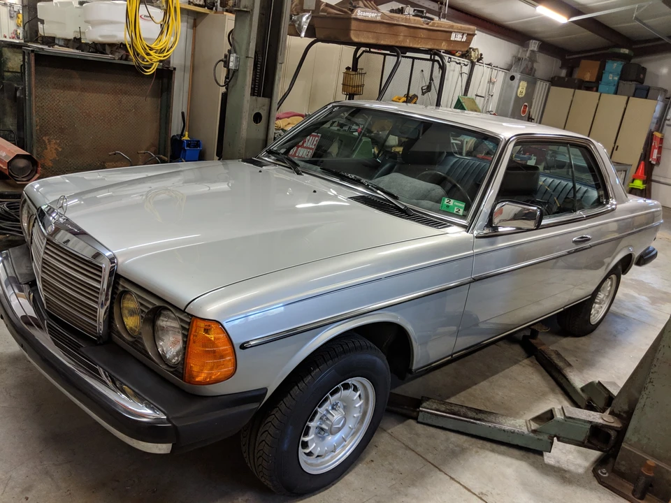 1984 Mercedes-Benz W123 Coupe (C123) - Image 9 of 31