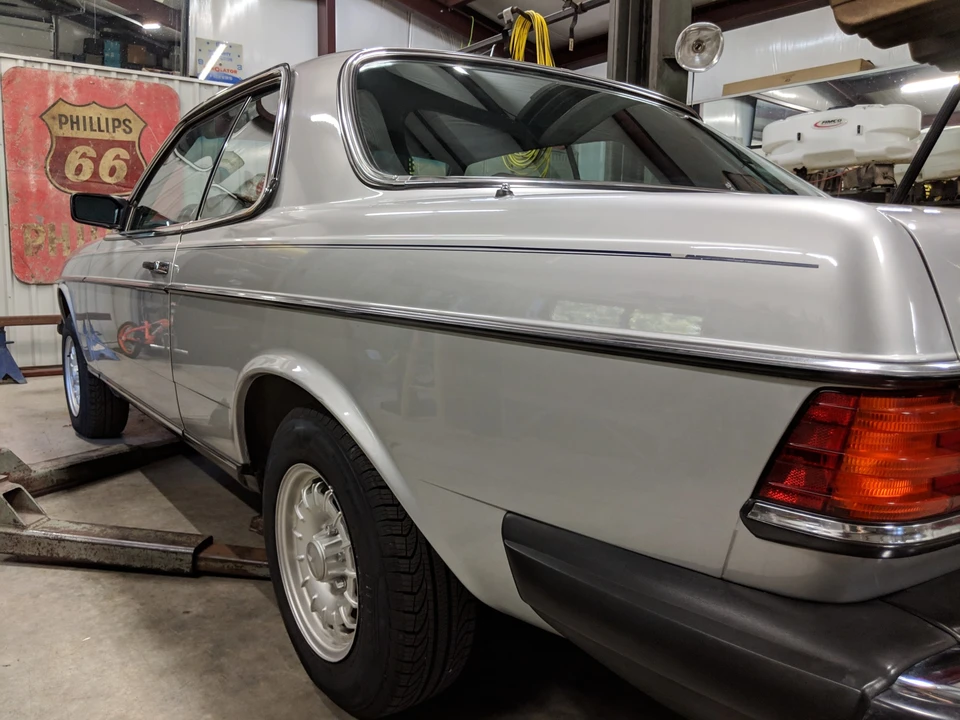 1984 Mercedes-Benz W123 Coupe (C123) - Image 24 of 31