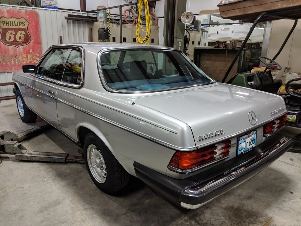 1984 Mercedes-Benz W123 Coupe (C123) - Image 11 of 31