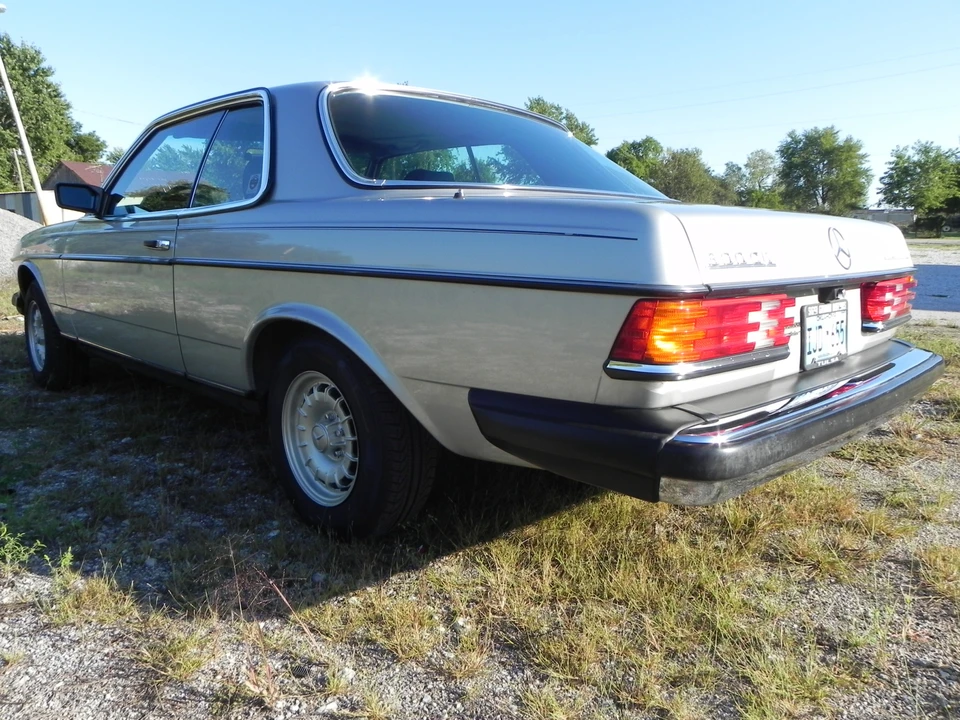 1984 Mercedes-Benz W123 Coupe (C123) - Image 10 of 31
