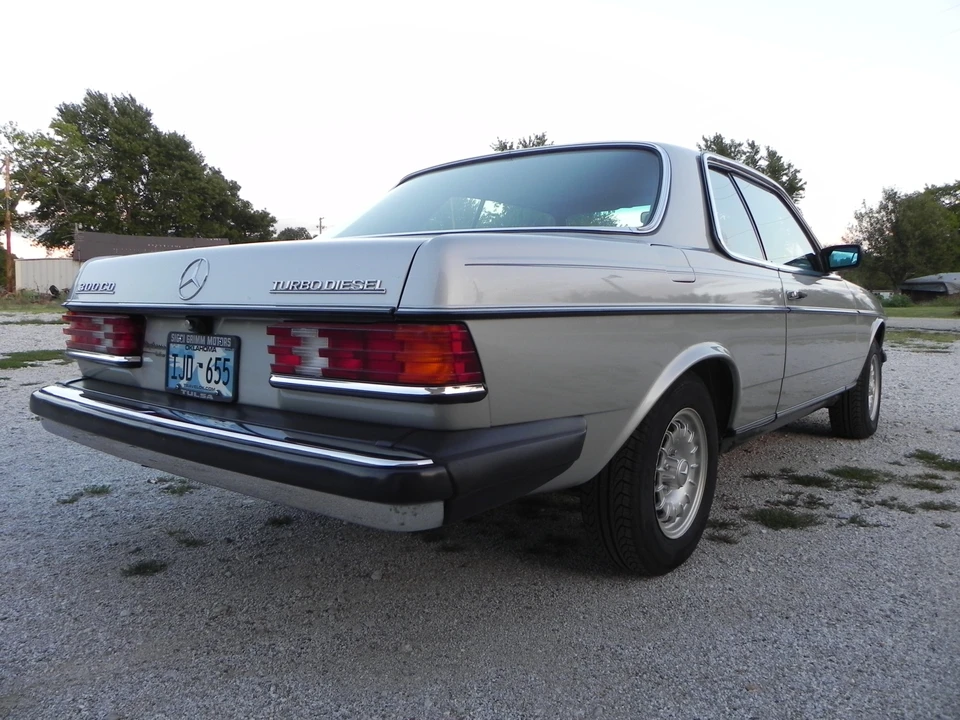 1984 Mercedes-Benz W123 Coupe (C123) - Image 15 of 31