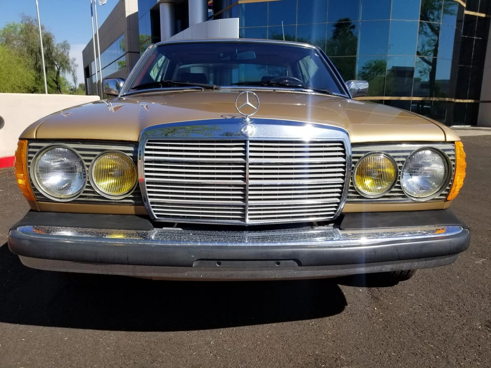 1984 Mercedes-Benz W123 Coupe (C123) - Image 13 of 31