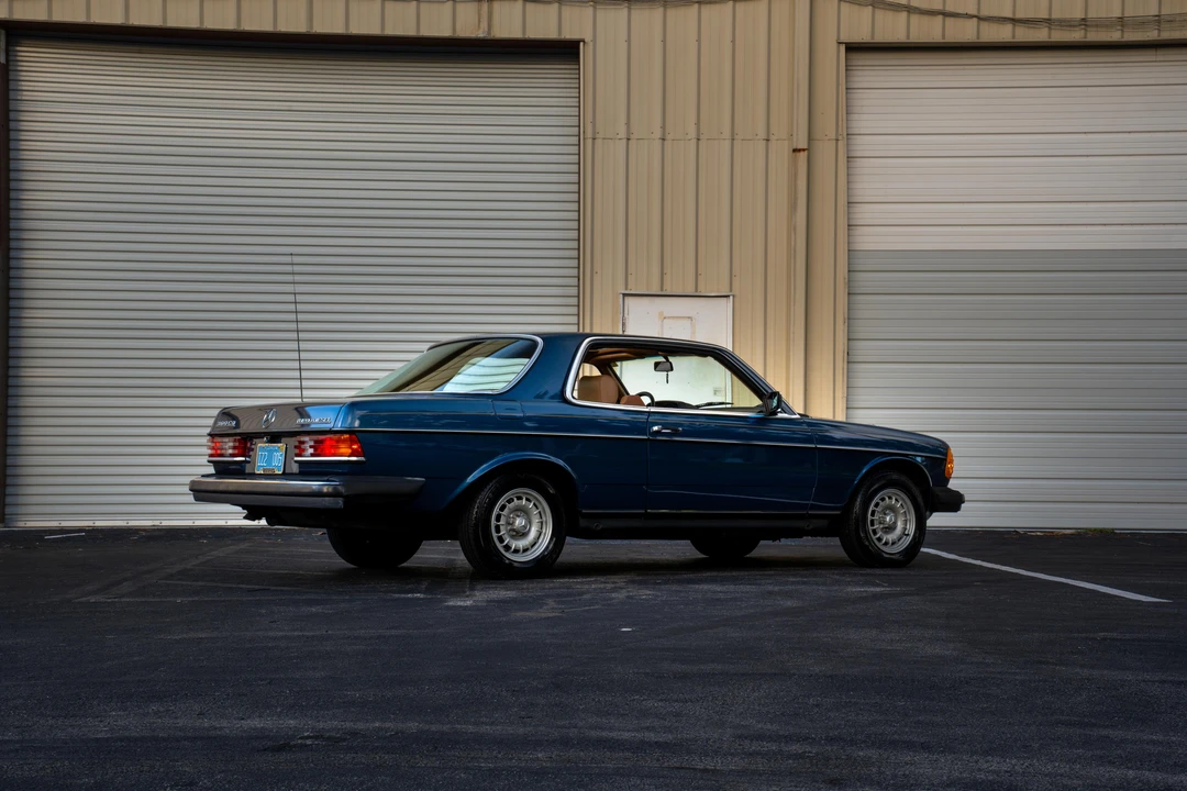 1984 Mercedes-Benz E-Class - Image 13 of 31