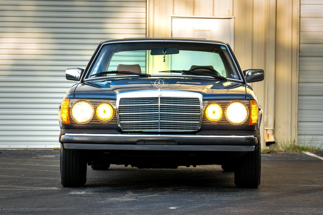 1984 Mercedes-Benz E-Class - Image 2 of 31