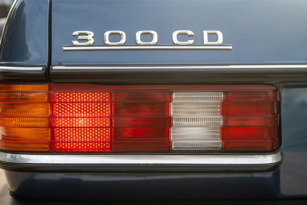 1984 Mercedes-Benz E-Class - Image 29 of 31
