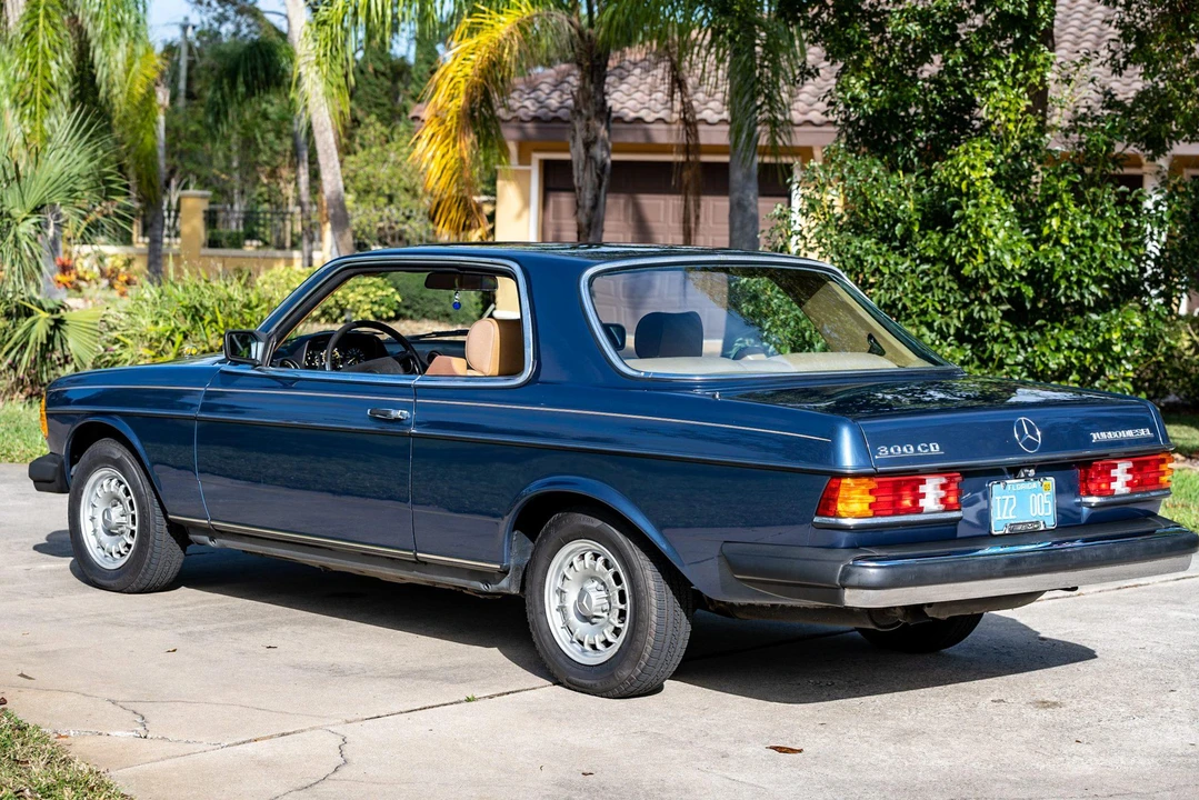 1984 Mercedes-Benz E-Class - Image 9 of 31