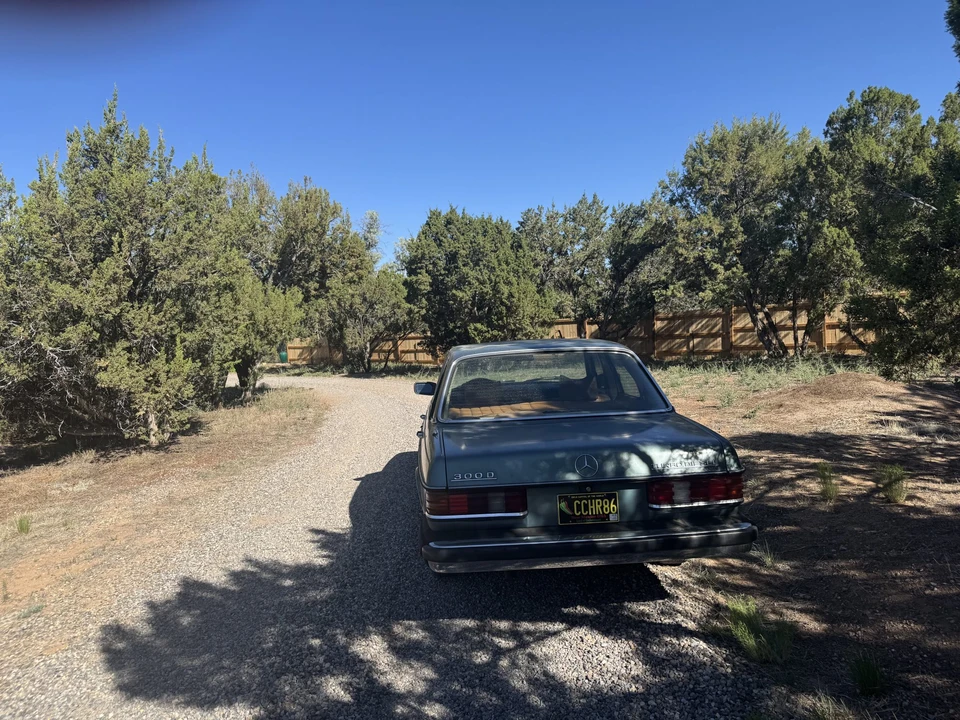 1984 Mercedes-Benz W123 Sedan - Image 6 of 31