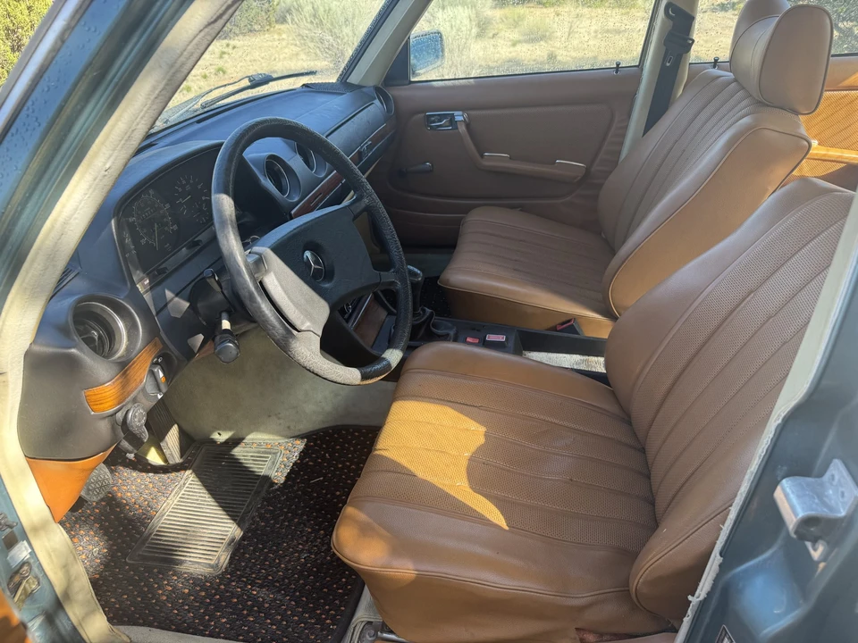 1984 Mercedes-Benz W123 Sedan - Image 23 of 31