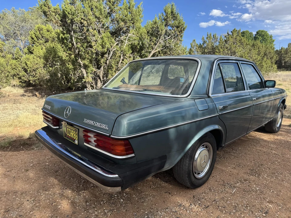 1984 Mercedes-Benz W123 Sedan - Image 5 of 31