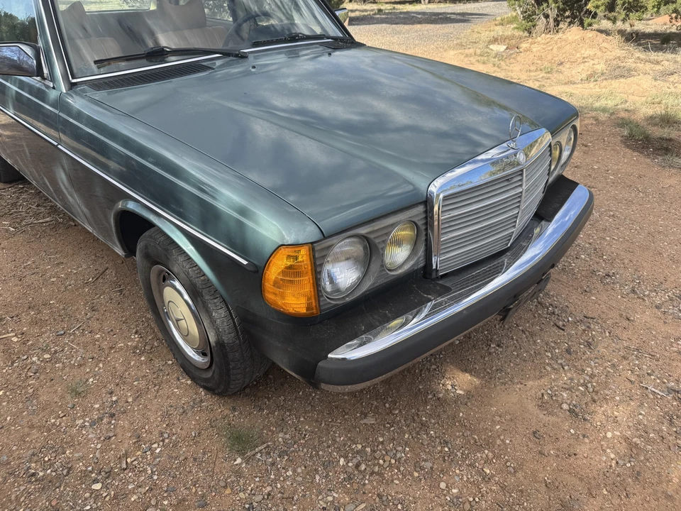 1984 Mercedes-Benz W123 Sedan - Image 12 of 31