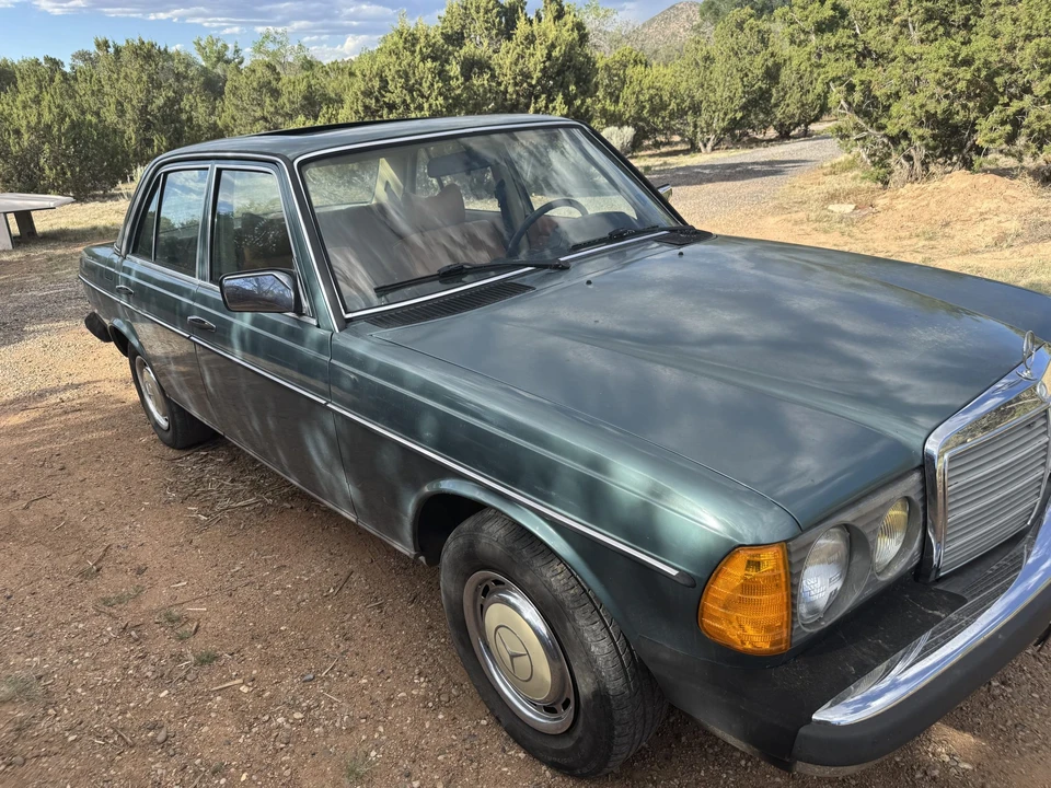 1984 Mercedes-Benz W123 Sedan - Image 11 of 31