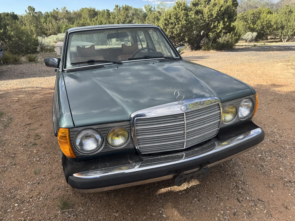 1984 Mercedes-Benz W123 Sedan - Image 3 of 31