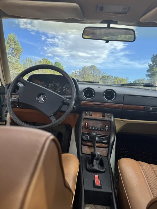 1984 Mercedes-Benz W123 Sedan - Image 26 of 31