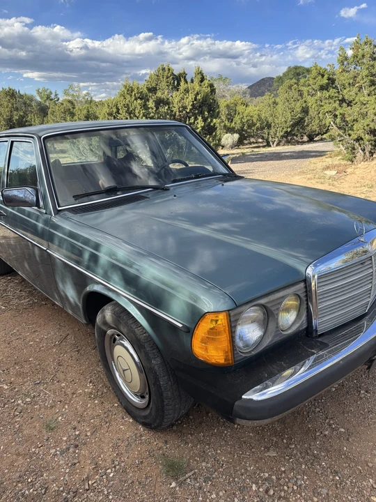 1984 Mercedes-Benz W123 Sedan - Image 13 of 31