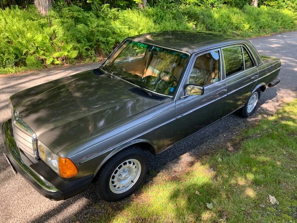 1984 Mercedes-Benz W123 Sedan - Image 3 of 31