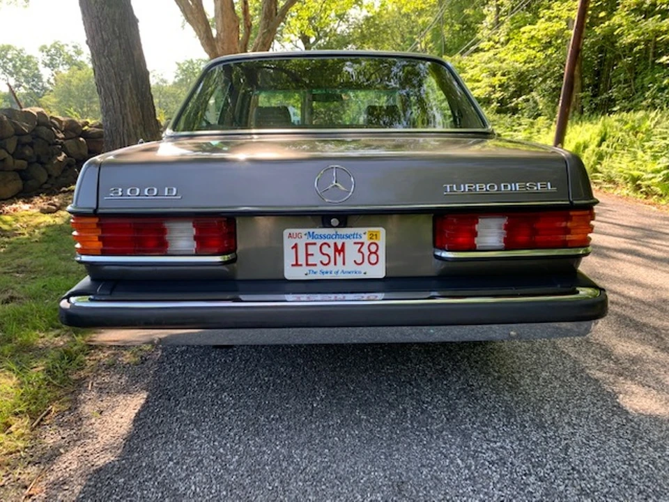 1984 Mercedes-Benz W123 Sedan - Image 6 of 31
