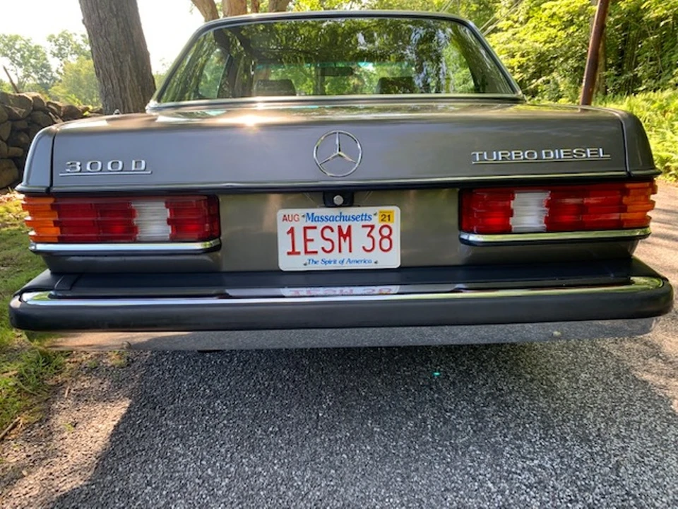 1984 Mercedes-Benz W123 Sedan - Image 7 of 31