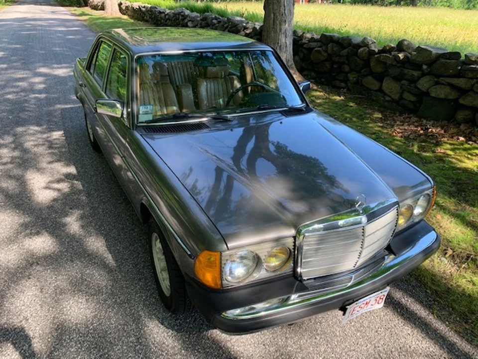 1984 Mercedes-Benz W123 Sedan - Image 13 of 31