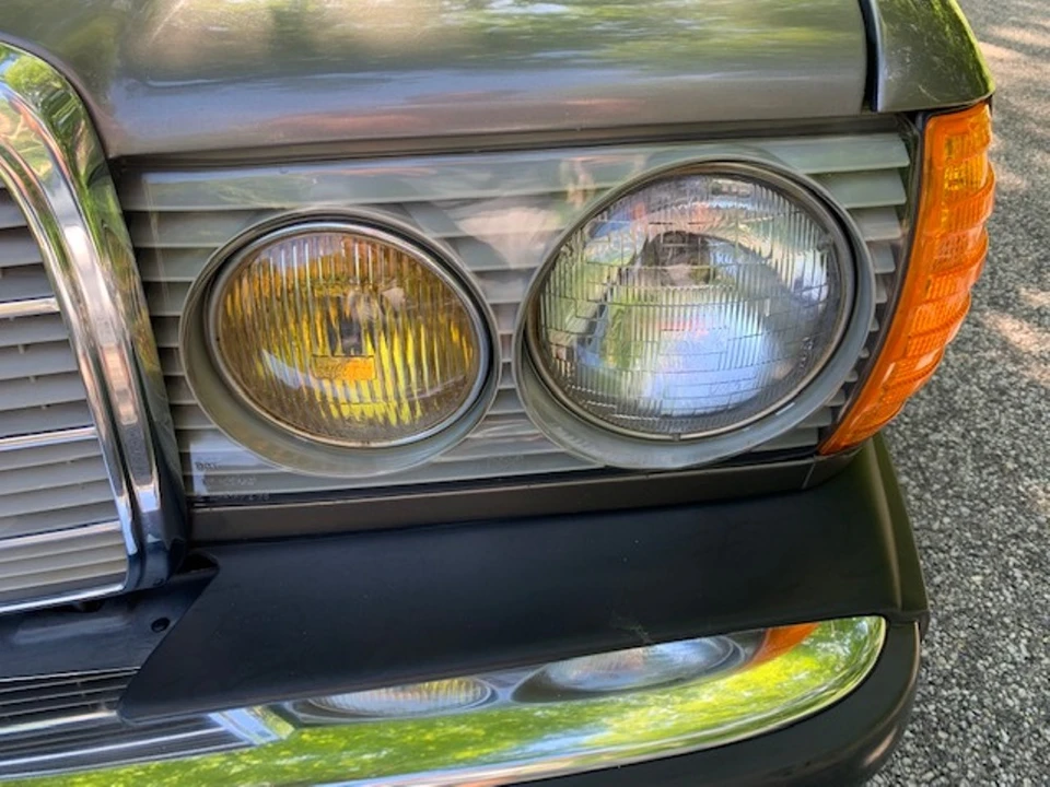 1984 Mercedes-Benz W123 Sedan - Image 20 of 31