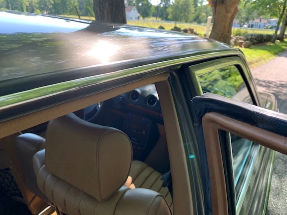 1984 Mercedes-Benz W123 Sedan - Image 24 of 31