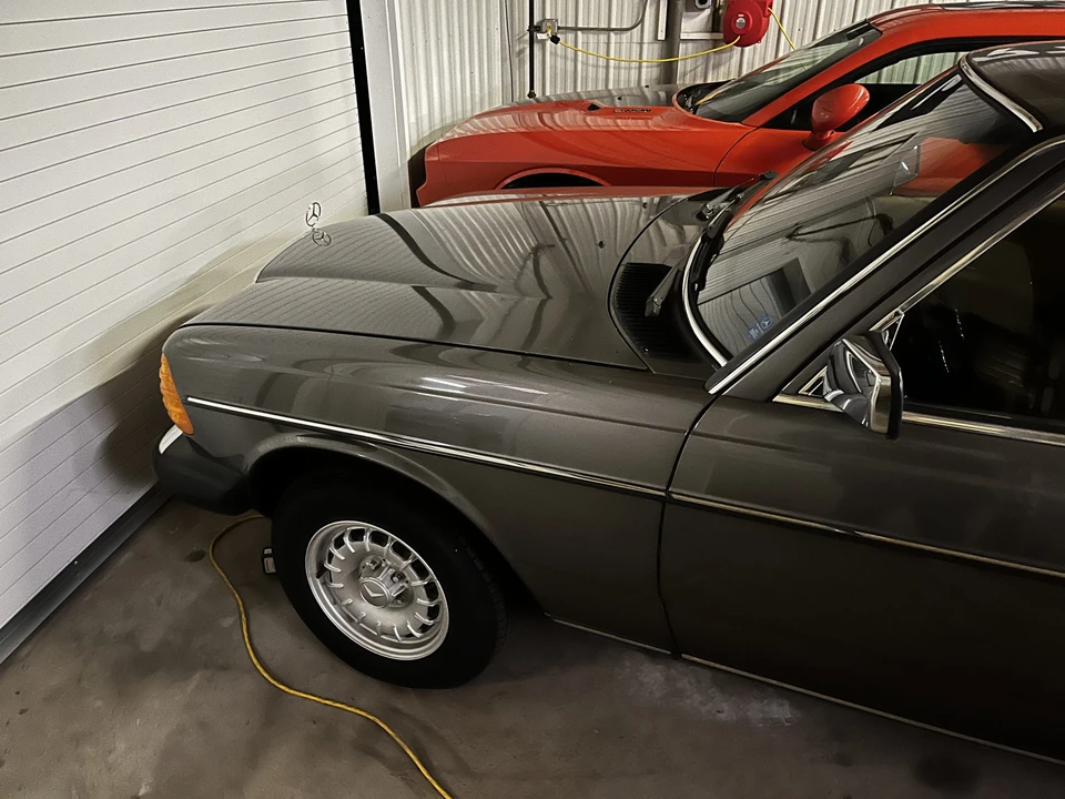 1984 Mercedes-Benz W123 Sedan - Image 16 of 31