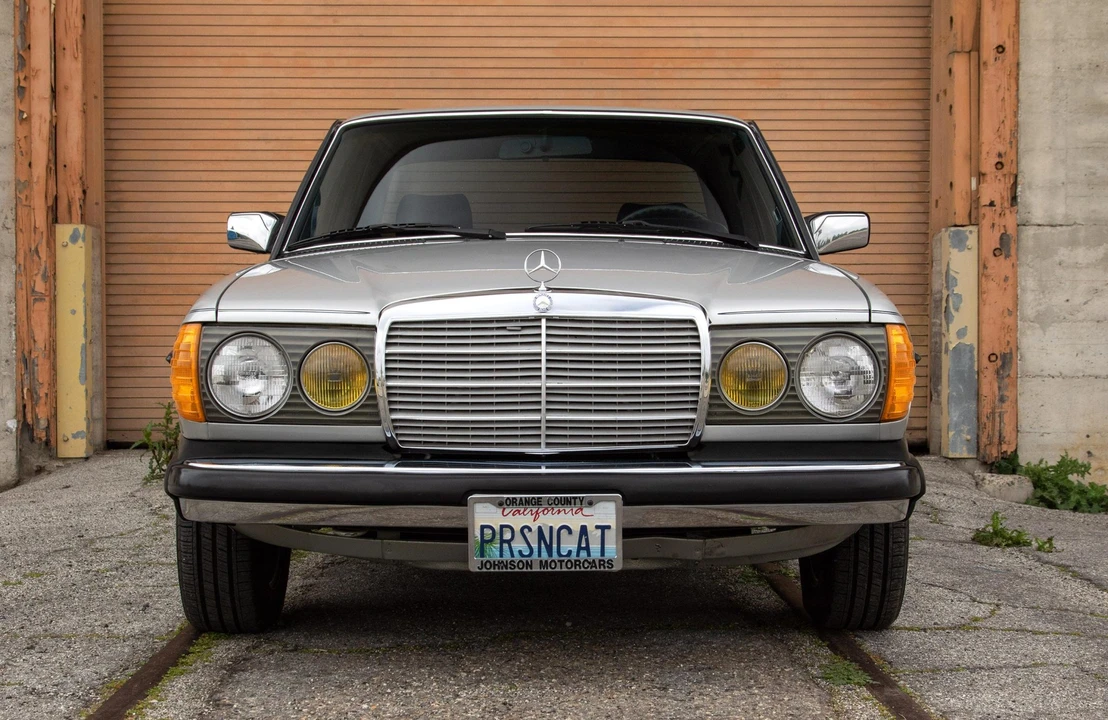 1984 Mercedes-Benz W123 Sedan - Image 4 of 31