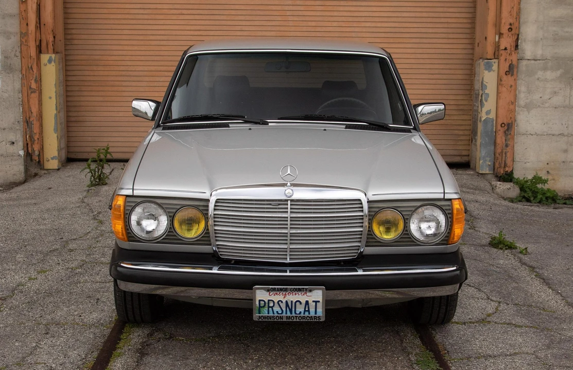 1984 Mercedes-Benz W123 Sedan - Image 5 of 31