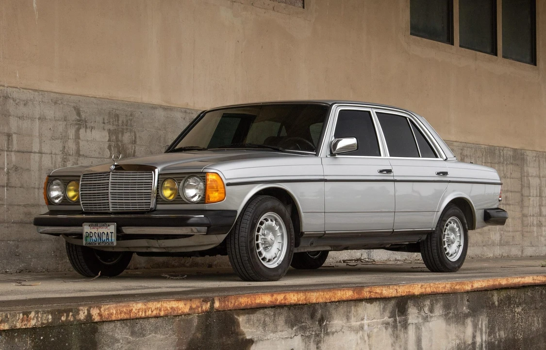 1984 Mercedes-Benz W123 Sedan - Image 8 of 31