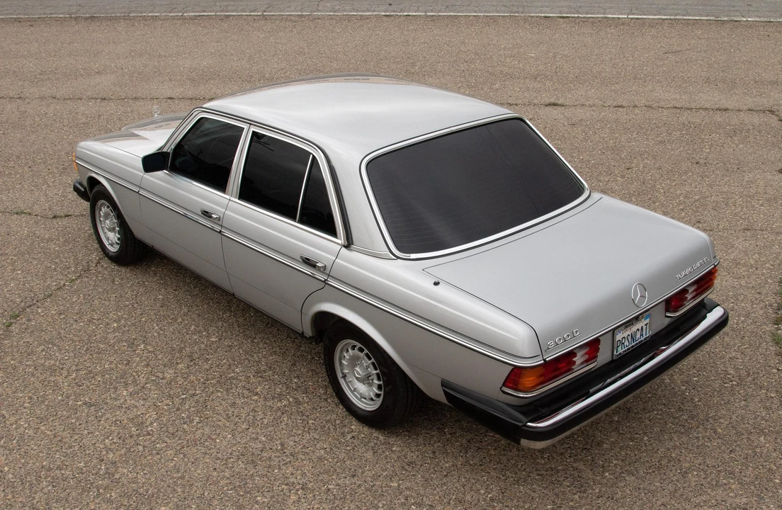 1984 Mercedes-Benz W123 Sedan - Image 27 of 31
