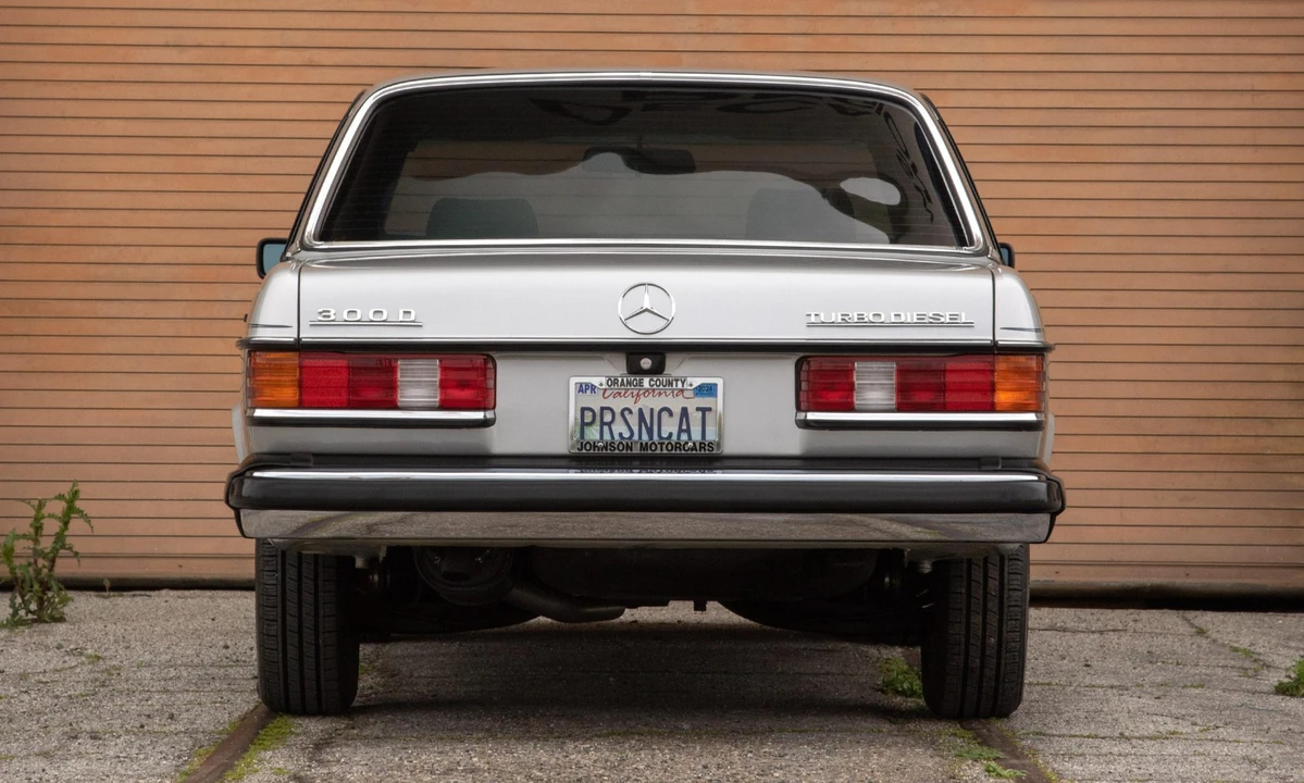 1984 Mercedes-Benz W123 Sedan - Image 15 of 31
