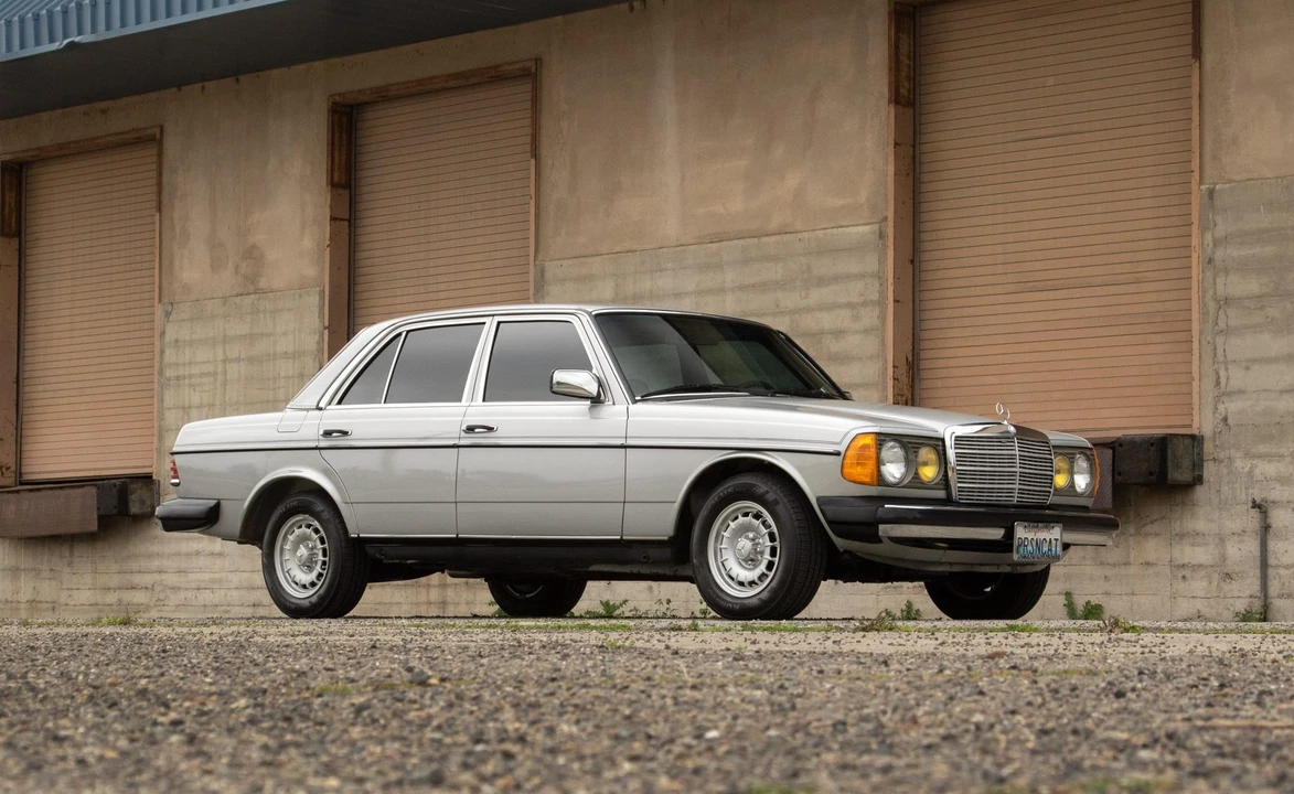 1984 Mercedes-Benz W123 Sedan - Image 21 of 31
