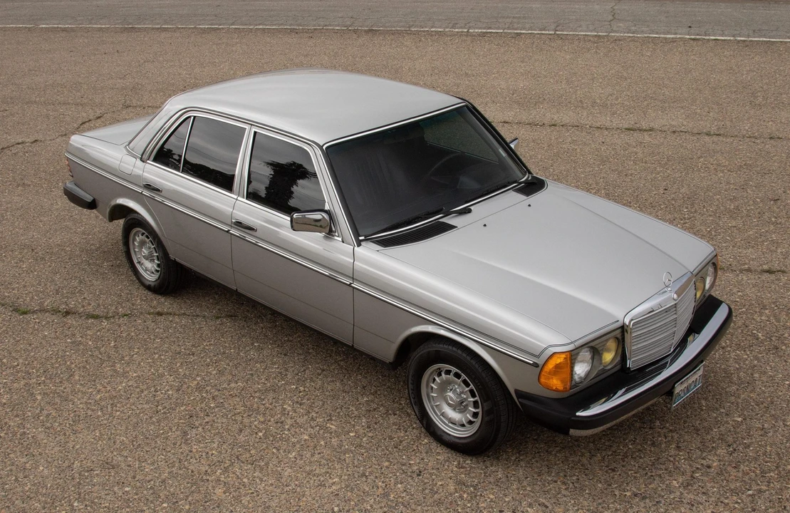 1984 Mercedes-Benz W123 Sedan - Image 22 of 31