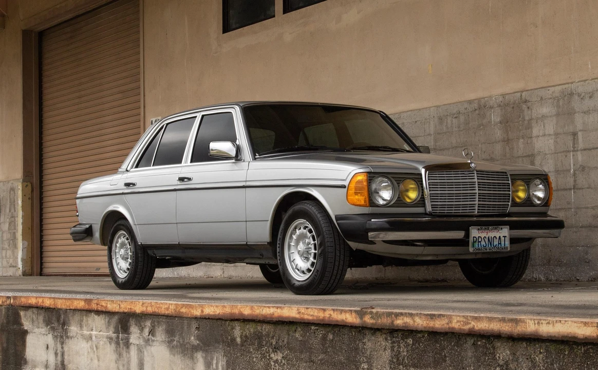 1984 Mercedes-Benz W123 Sedan - Image 25 of 31