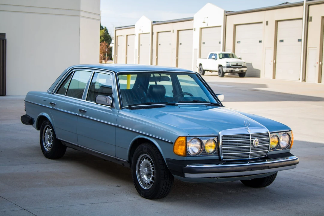 1984 Mercedes-Benz W123 Sedan - Image 31 of 31