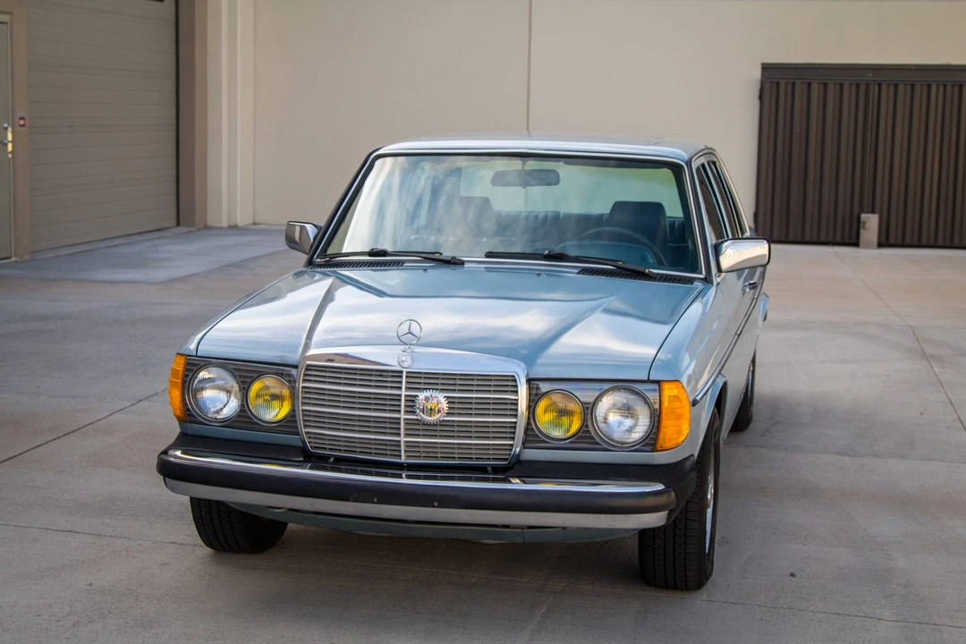 1984 Mercedes-Benz W123 Sedan - Image 13 of 31