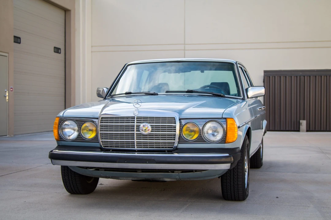 1984 Mercedes-Benz W123 Sedan - Image 12 of 31