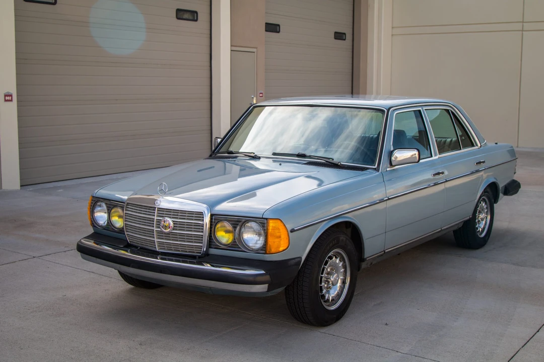 1984 Mercedes-Benz W123 Sedan - Image 8 of 31