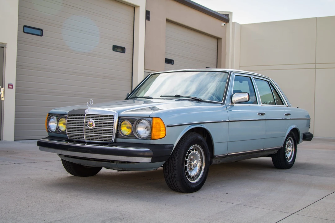 1984 Mercedes-Benz W123 Sedan - Image 5 of 31
