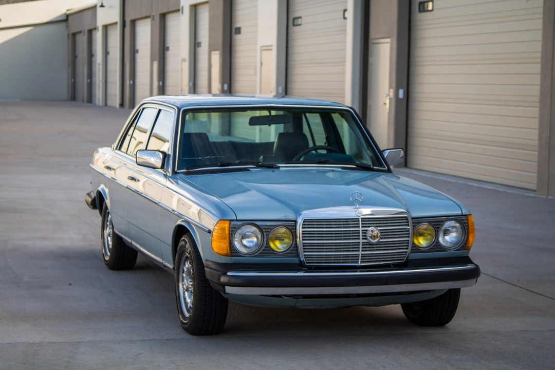 1984 Mercedes-Benz W123 Sedan - Image 26 of 31