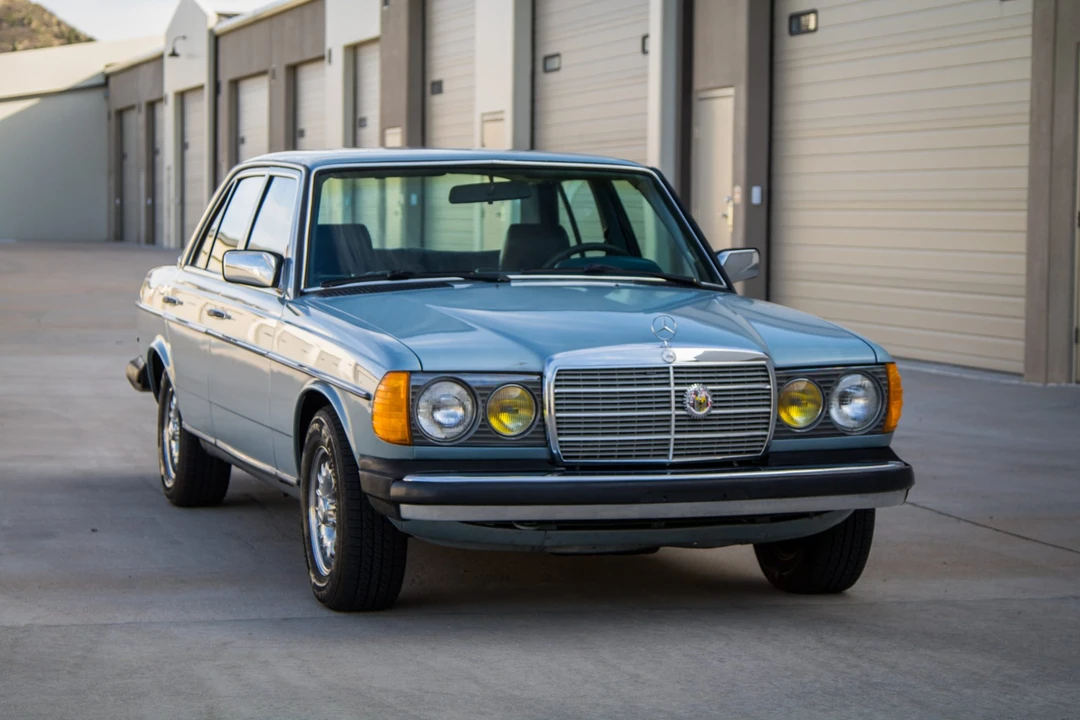 1984 Mercedes-Benz W123 Sedan - Image 24 of 31