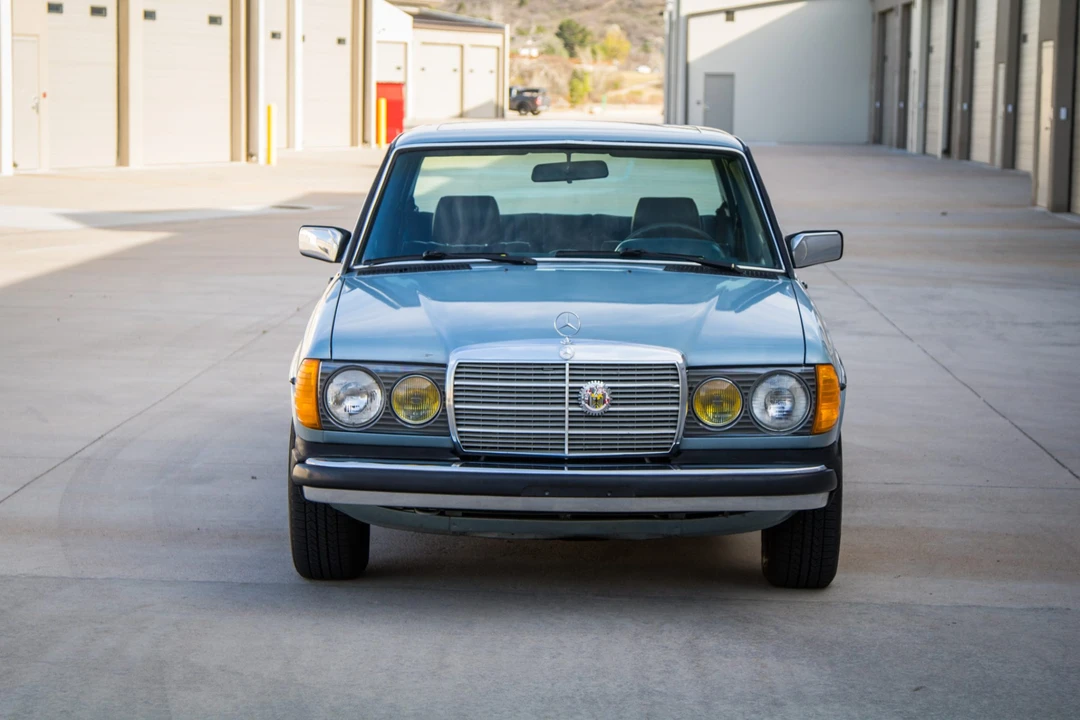 1984 Mercedes-Benz W123 Sedan - Image 23 of 31