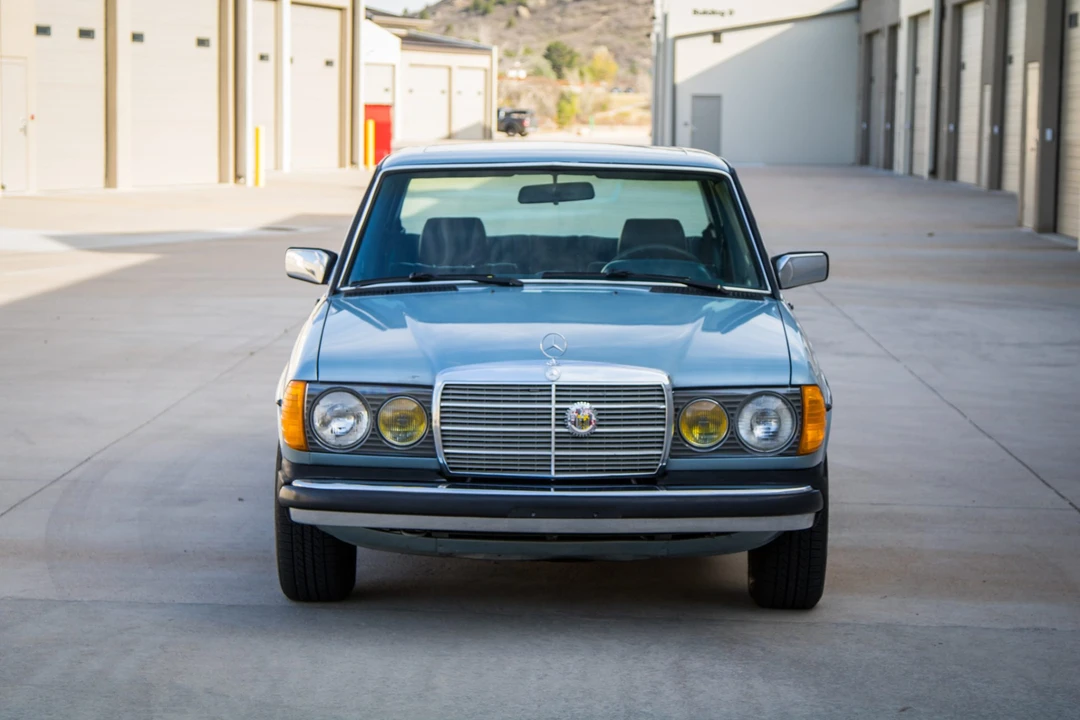 1984 Mercedes-Benz W123 Sedan - Image 22 of 31