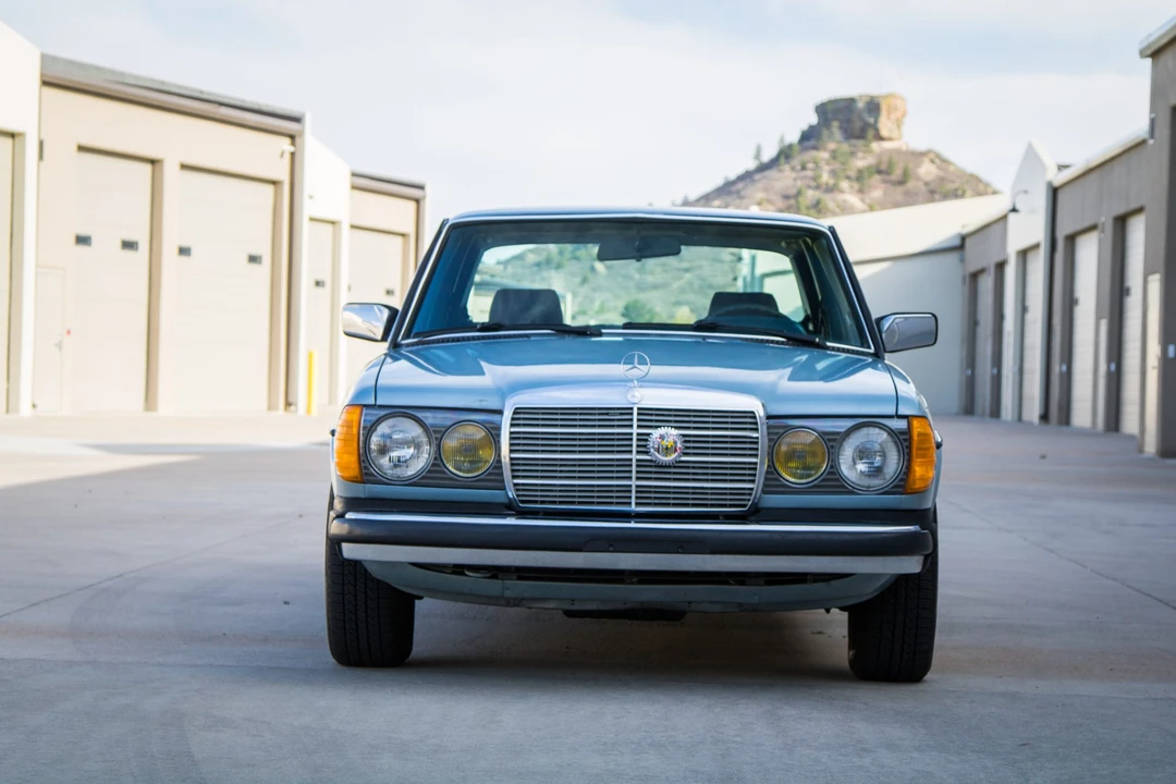 1984 Mercedes-Benz W123 Sedan - Image 21 of 31
