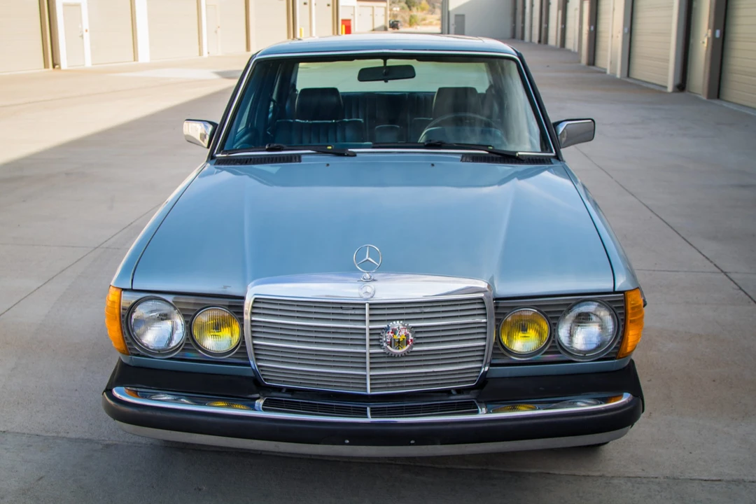 1984 Mercedes-Benz W123 Sedan - Image 18 of 31