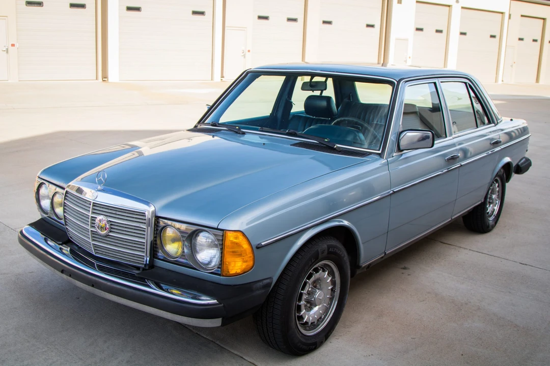 1984 Mercedes-Benz W123 Sedan - Image 3 of 31