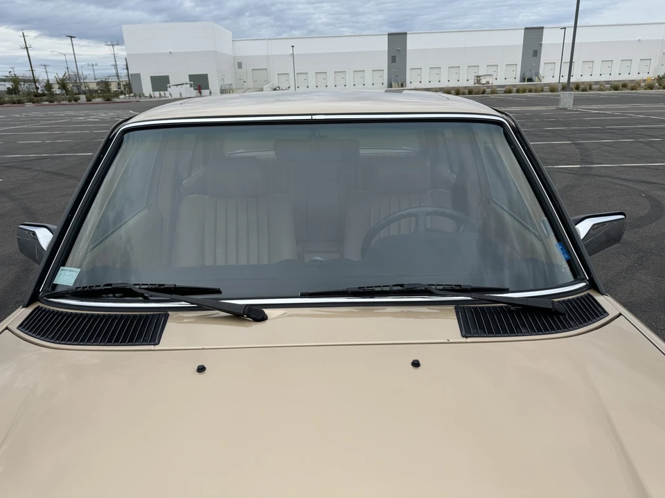 1984 Mercedes-Benz W123 Sedan - Image 14 of 31