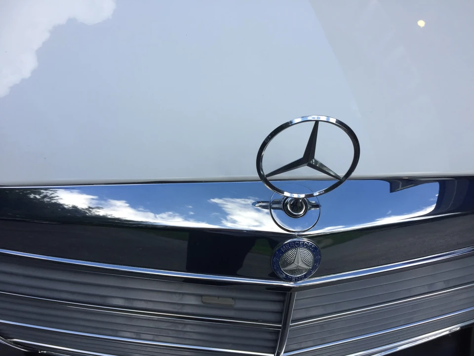 1984 Mercedes-Benz W123 Sedan - Image 20 of 31
