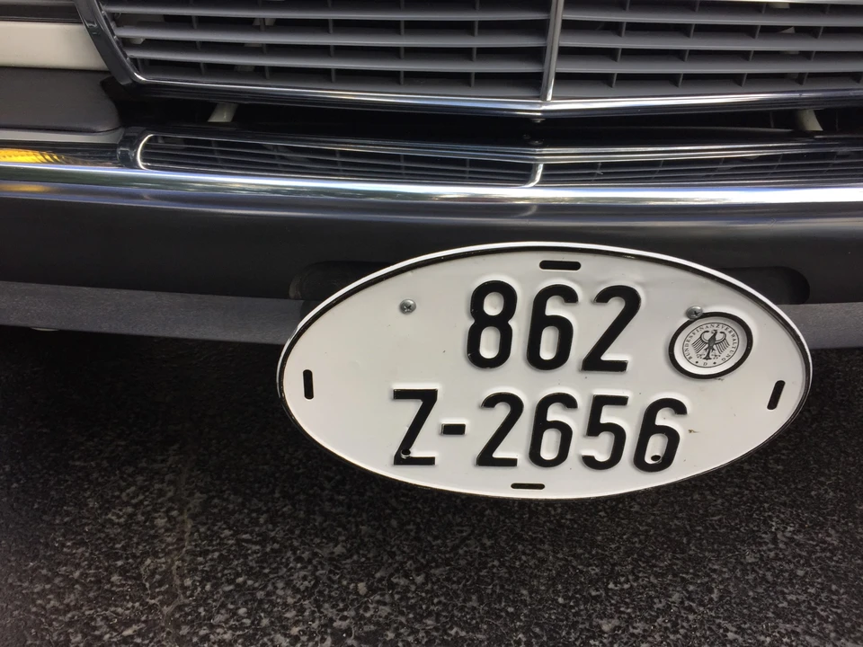 1984 Mercedes-Benz W123 Sedan - Image 22 of 31