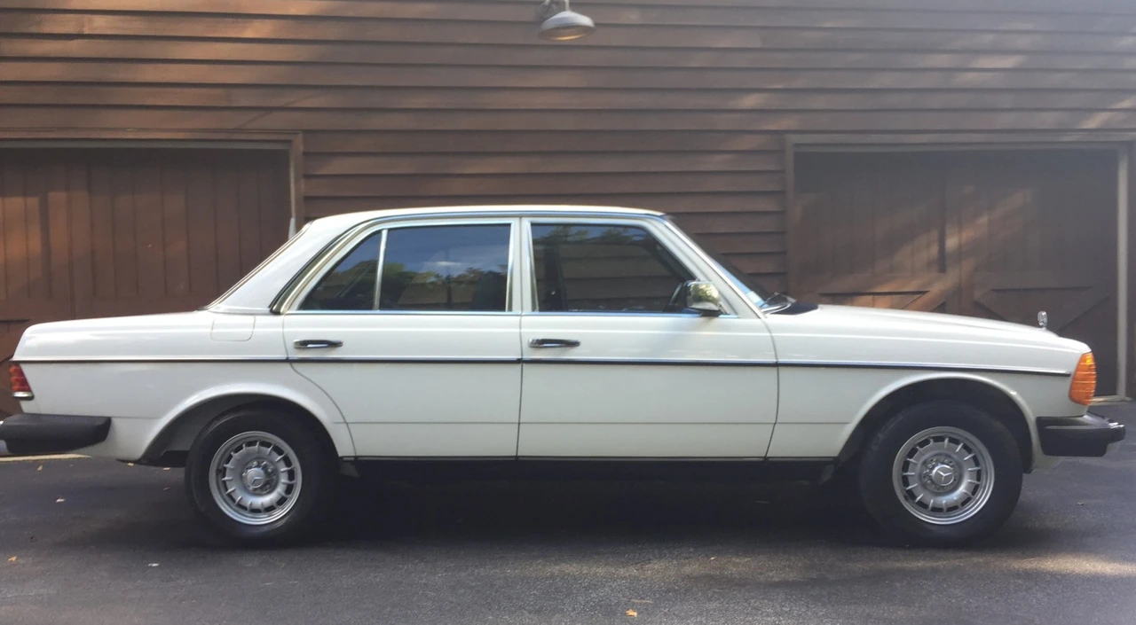 1984 Mercedes-Benz W123 Sedan - Image 5 of 31